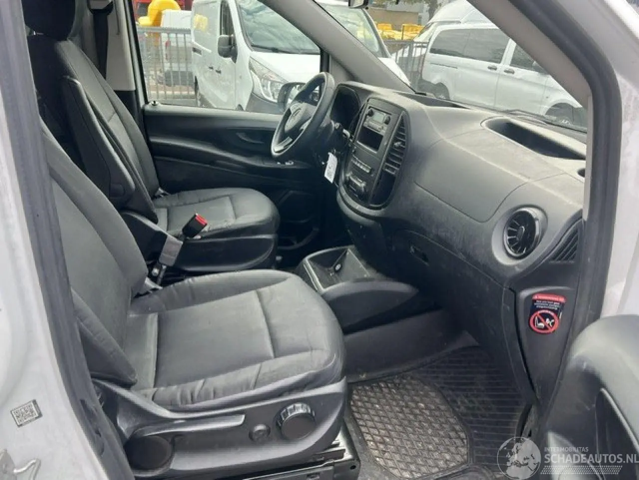 Mercedes Vito 2023 photo 6