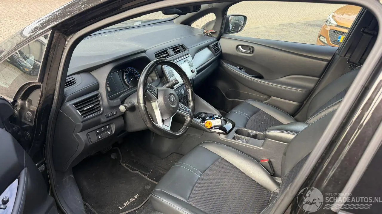 Nissan Leaf 2019 фото 9