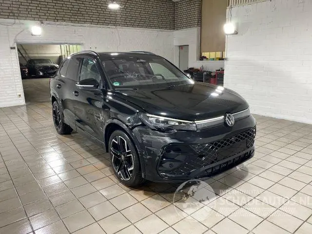 Volkswagen Tiguan 2025 фото 6