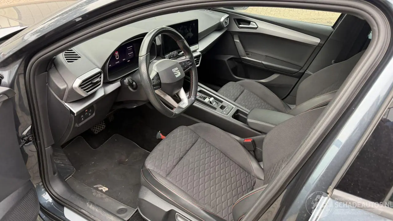 Seat Leon 2023 фото 9