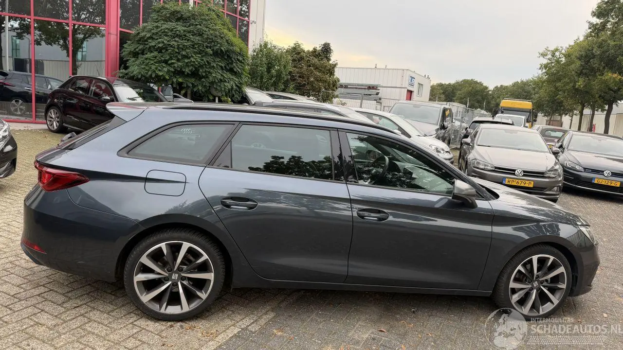 Seat Leon 2023 фото 7