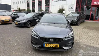 Seat Leon 2023 фото 1