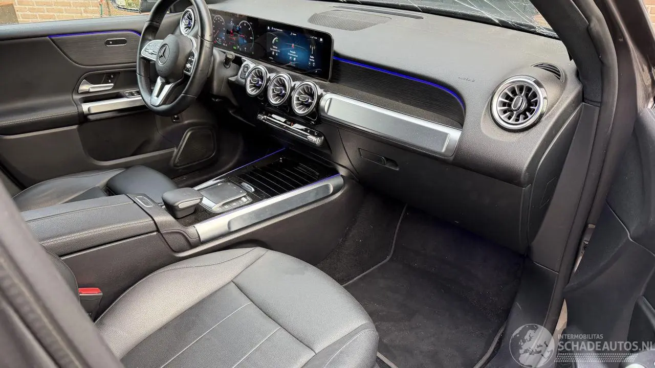Mercedes EQB 2022 photo 3