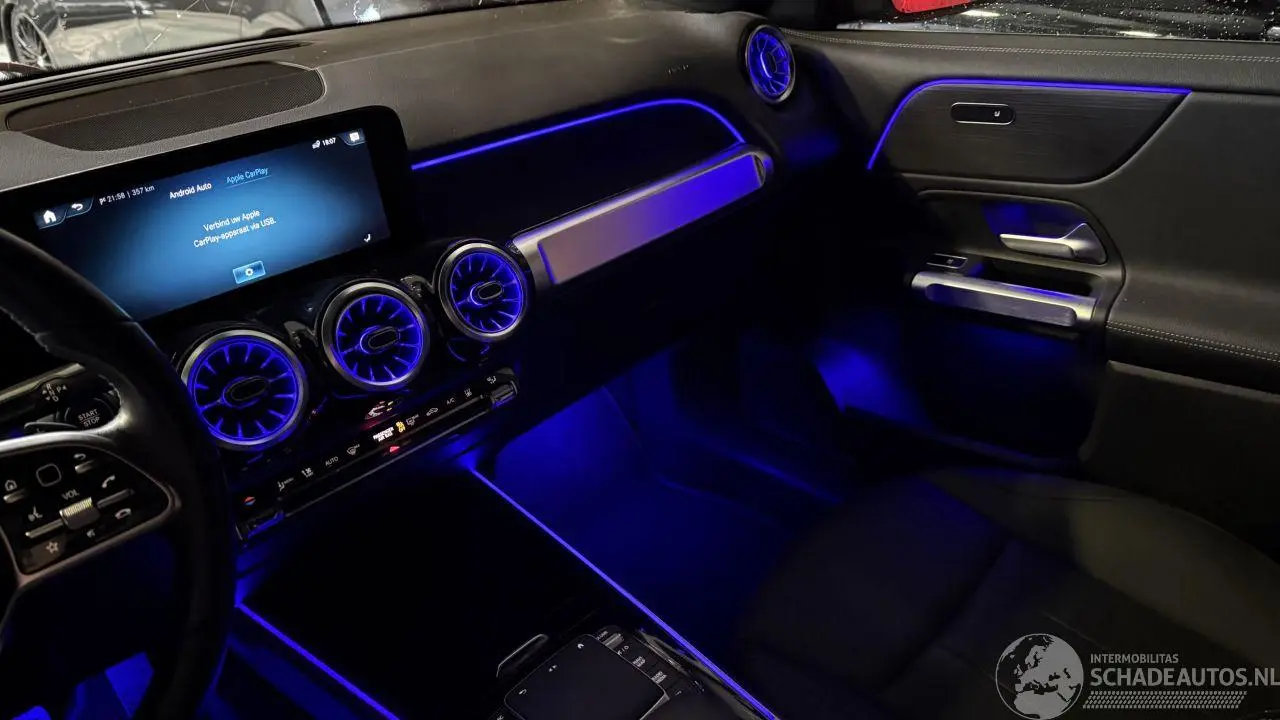 Mercedes EQB 2022 photo 9