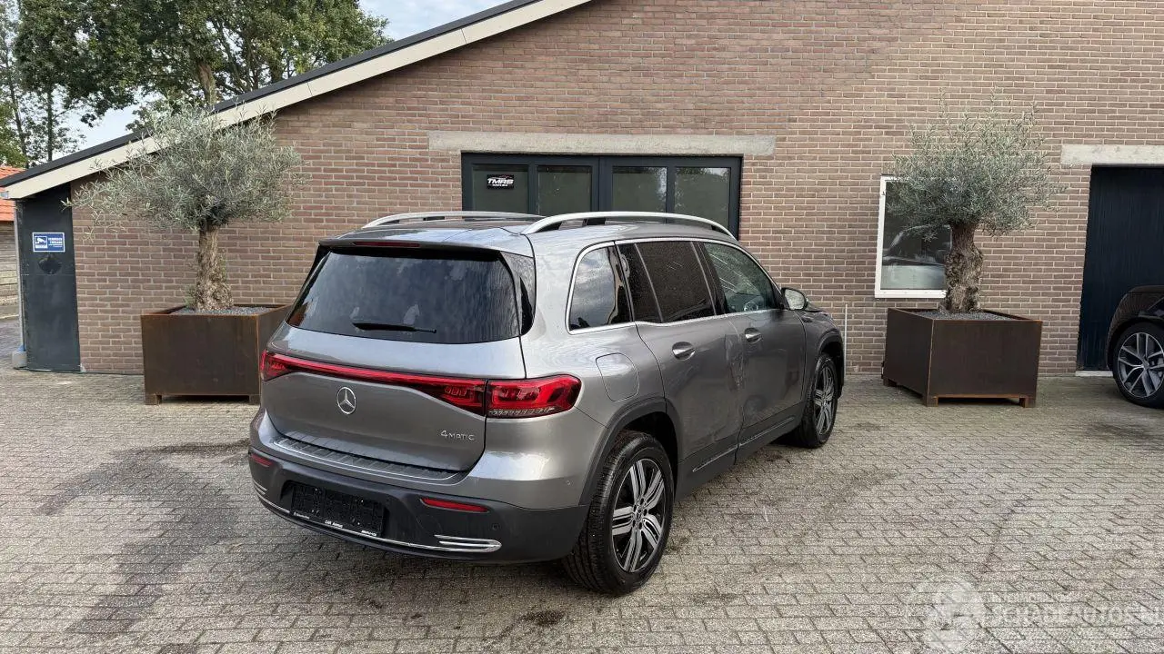 Mercedes EQB 2022 photo 2