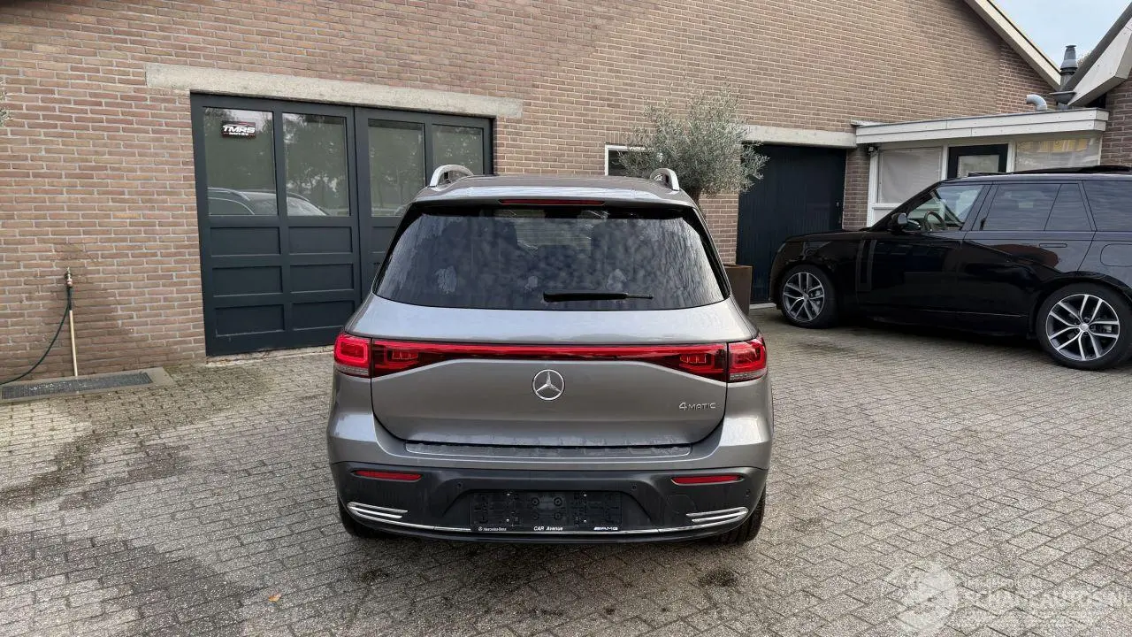 Mercedes EQB 2022 photo 11