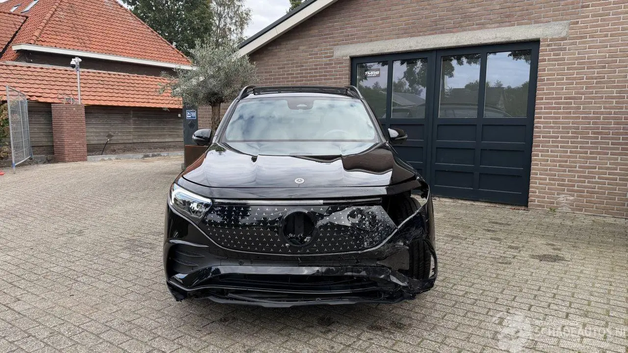 Mercedes EQB 2025 photo 11