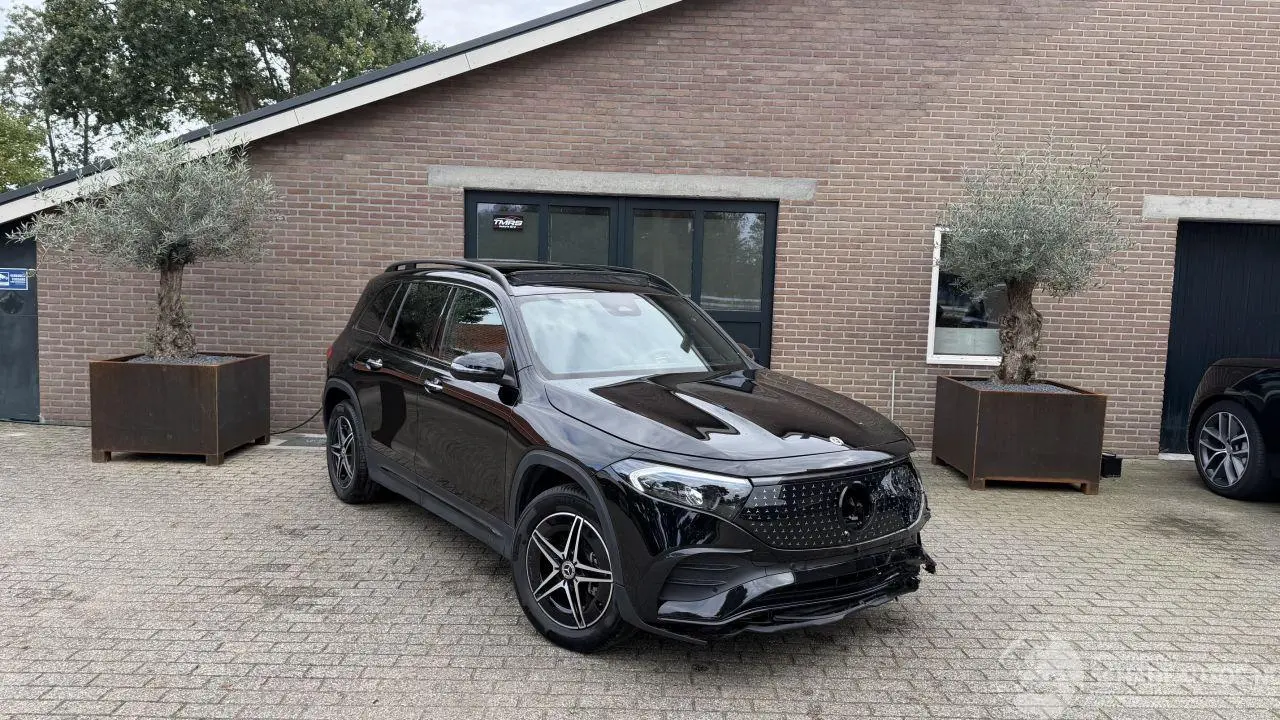 Mercedes EQB 2025 photo 9
