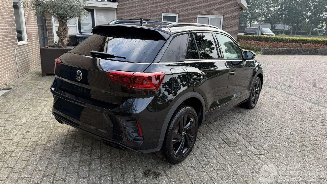 Volkswagen T-Roc 2025 photo 2