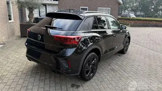 Volkswagen T-Roc 2025 photo 2