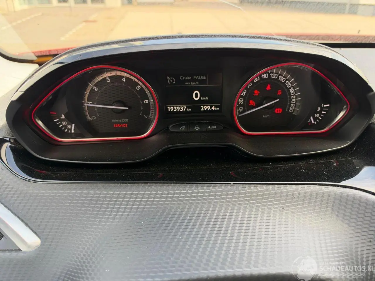 Peugeot 2008 2017 фото 9