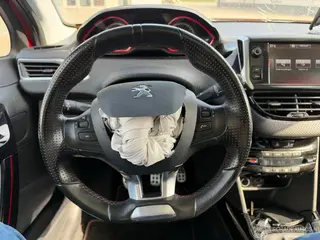 Peugeot 2008 2017 фото 8