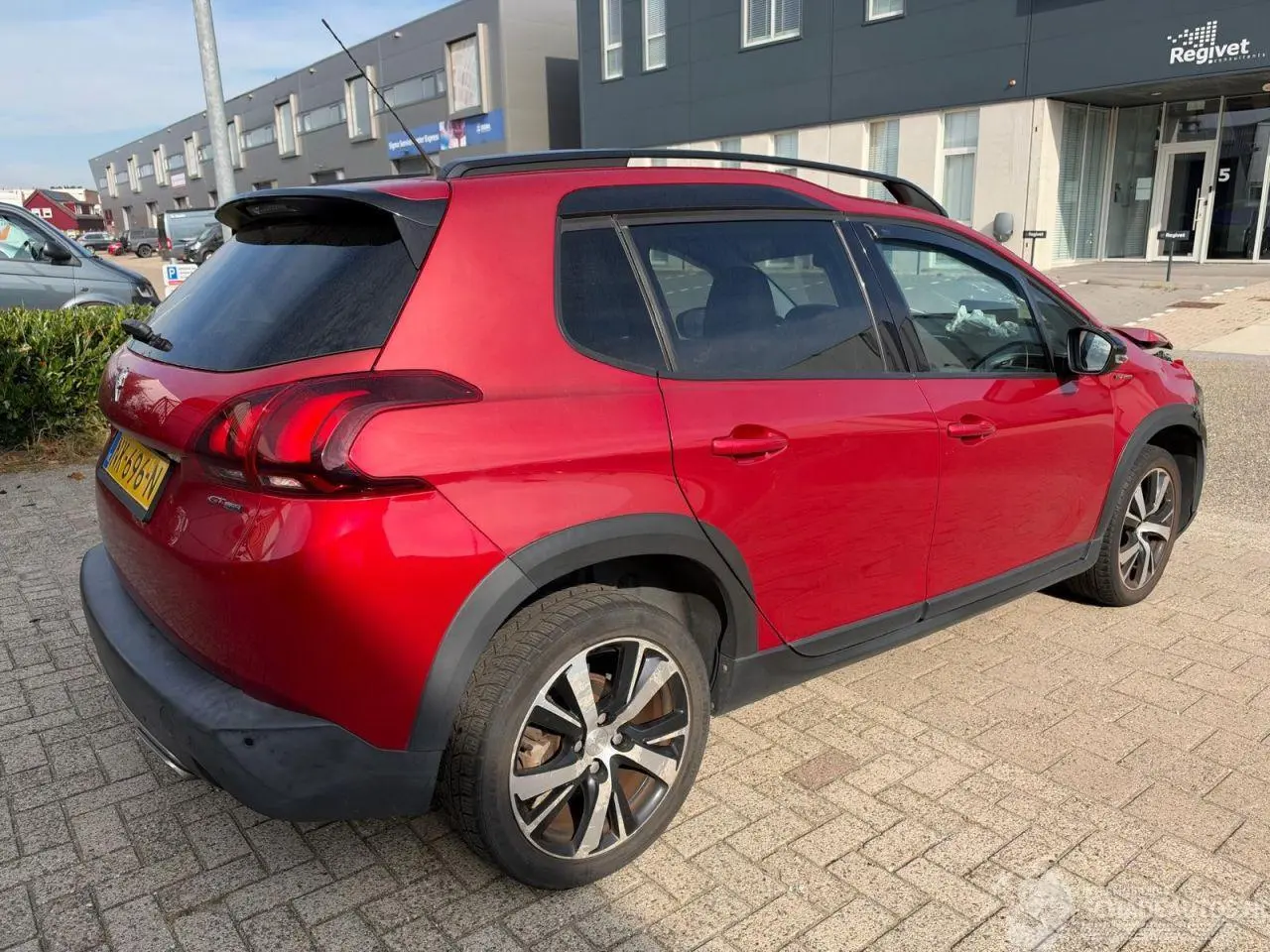 Peugeot 2008 2017 фото 6