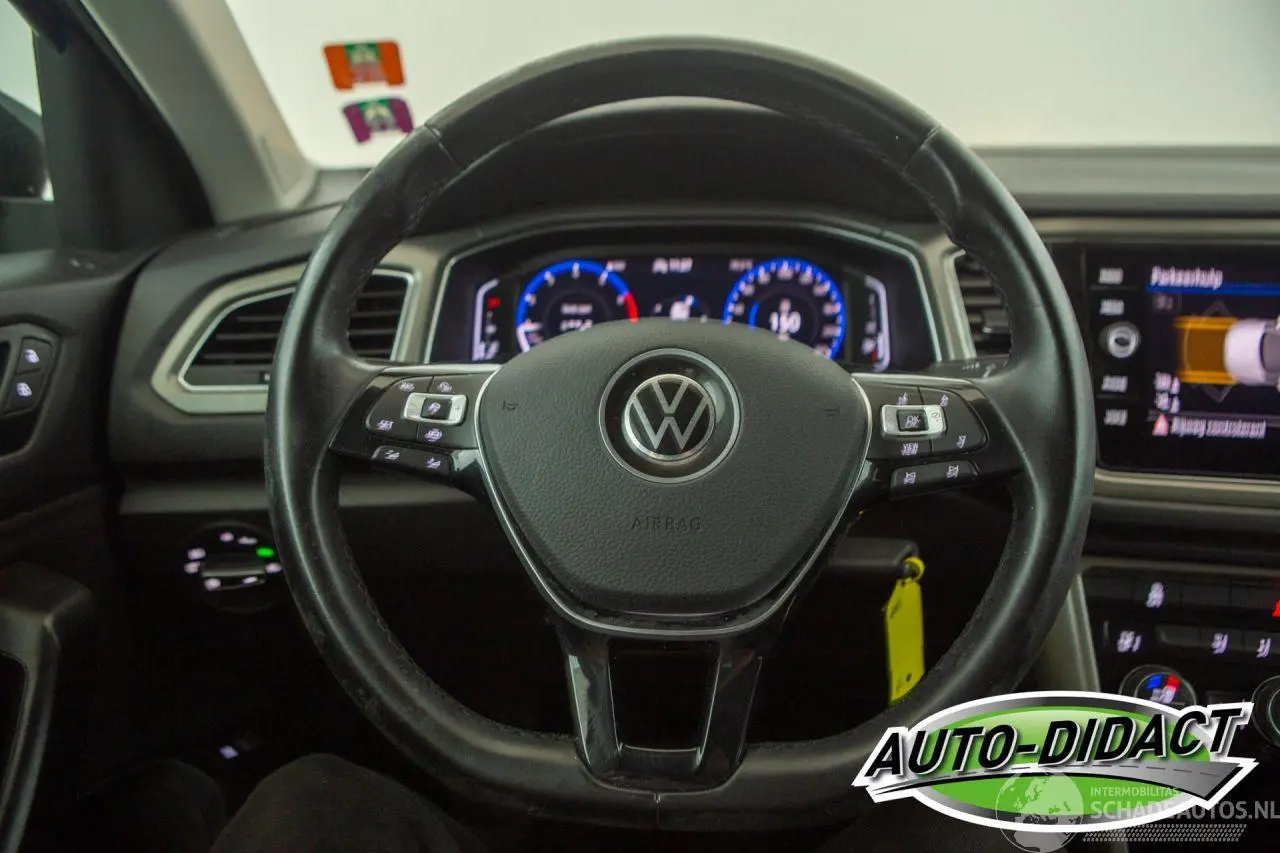 Volkswagen T-Roc 2021 photo 5