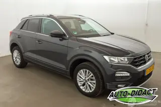 Volkswagen T-Roc 2021 photo 2
