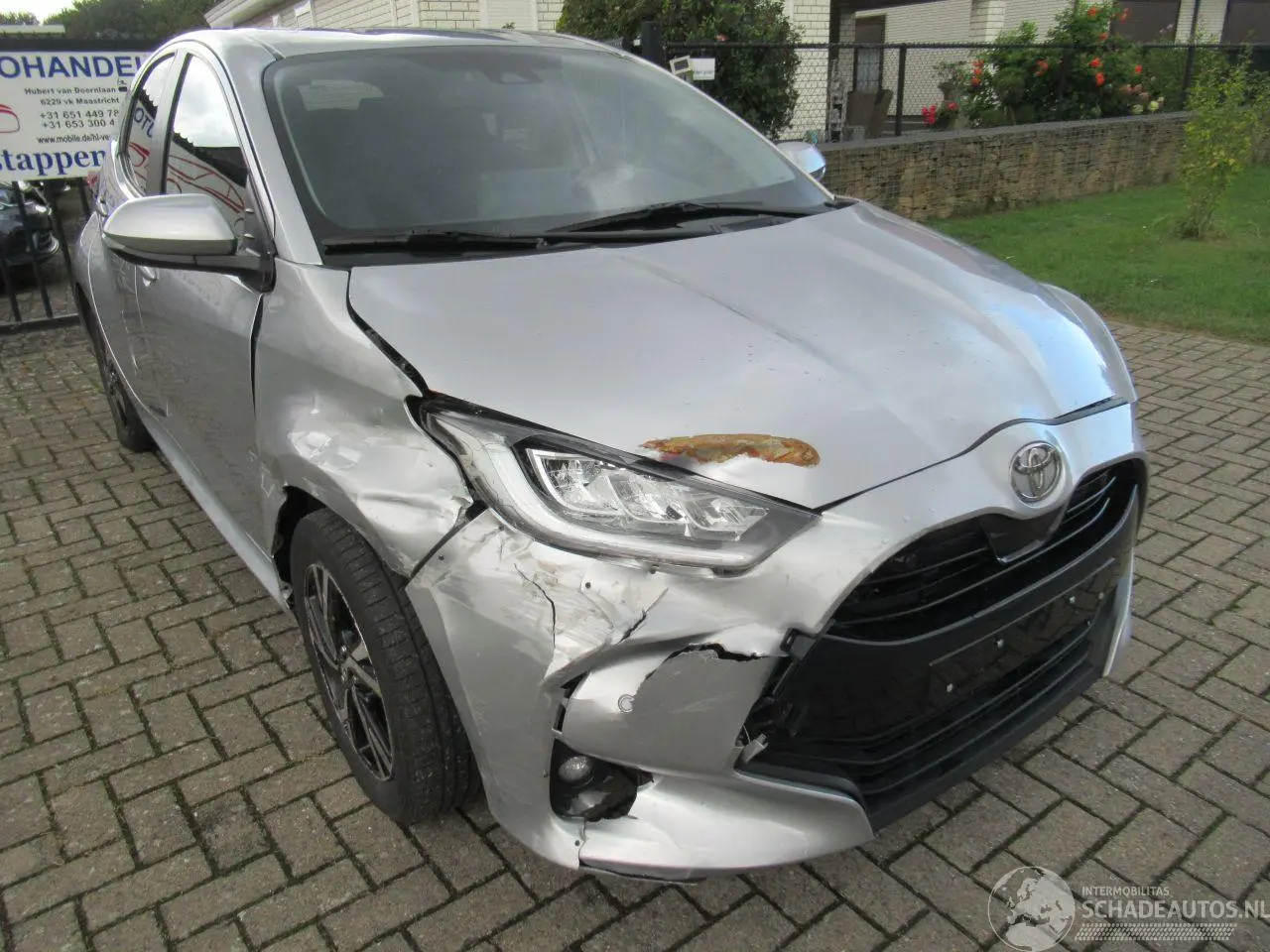 Toyota Yaris 2024 photo 2