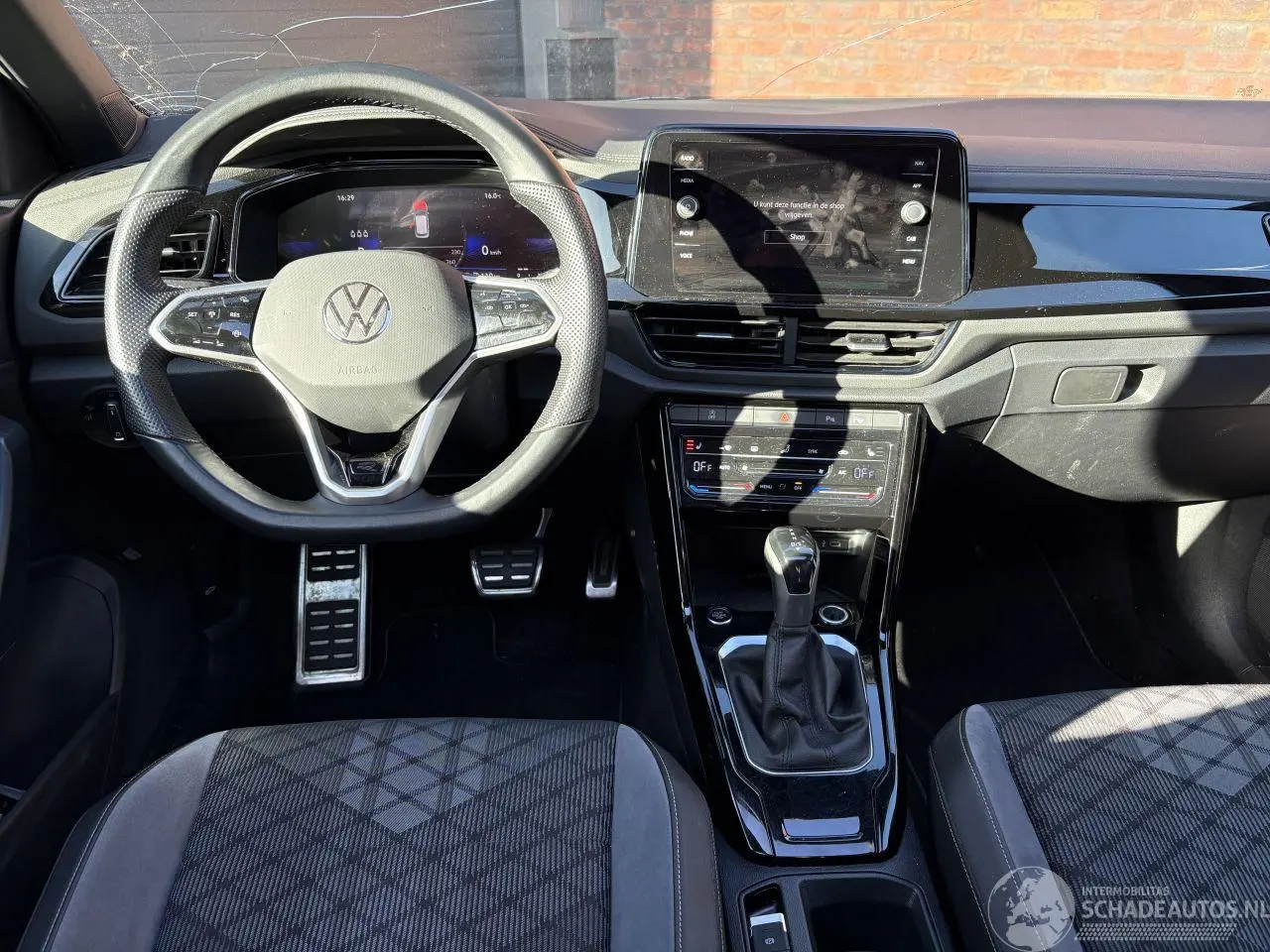 Volkswagen T-Roc 2022 фото 10