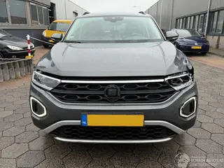 Volkswagen T-Roc 2024 photo 2