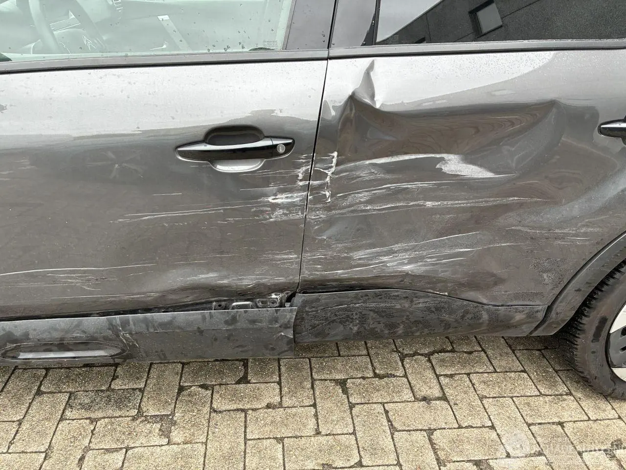 Citroën C4 2023 photo 3