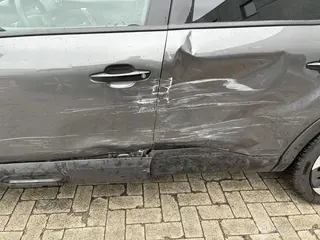 Citroën C4 2023 photo 3