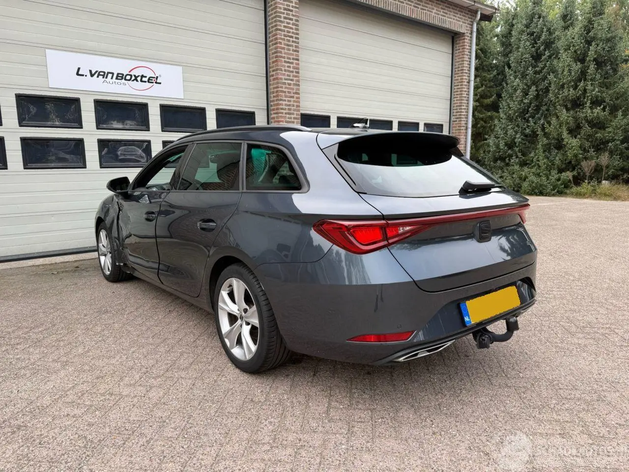 Seat Leon 2023 фото 4