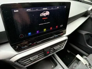 Seat Leon 2023 фото 10
