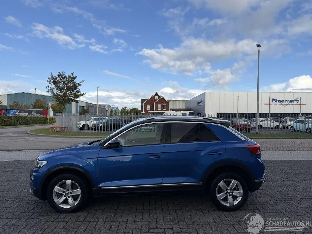 Volkswagen T-Roc 2018 photo 2