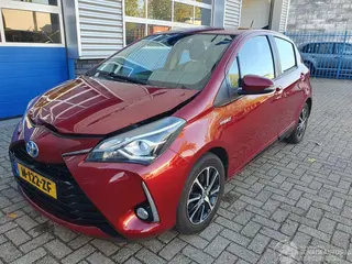 Toyota Yaris 2018 photo 1