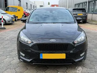 Ford Focus 2018 photo 2