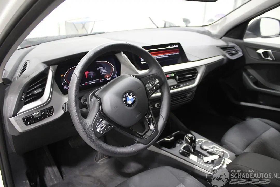 BMW 1-serie 2023 photo 10
