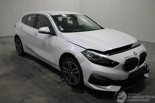 BMW 1-serie 2023 photo 2