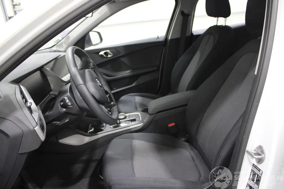 BMW 1-serie 2023 photo 11