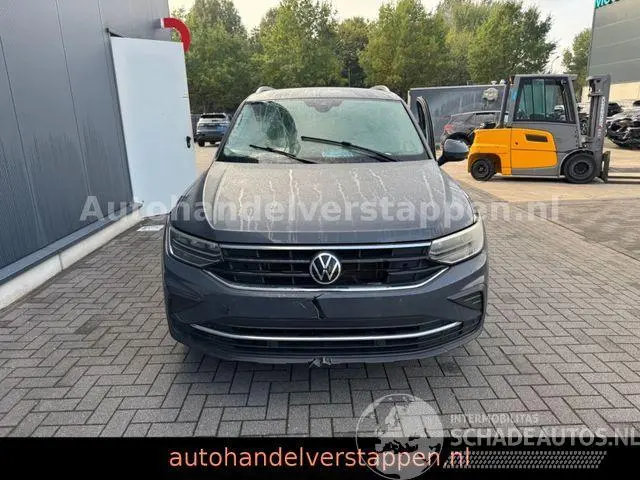 Volkswagen Tiguan 2021 фото 12