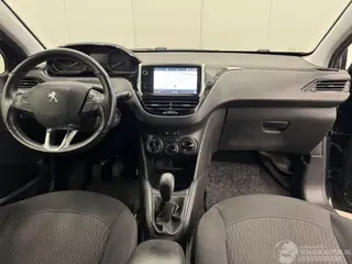 Peugeot 208 2019 фото 11