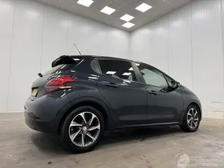 Peugeot 208 2019 фото 2