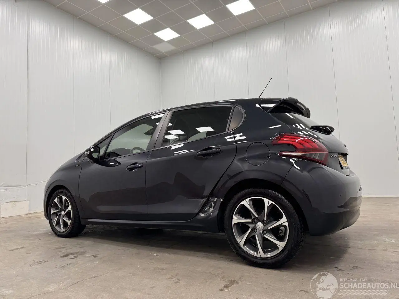 Peugeot 208 2019 фото 3