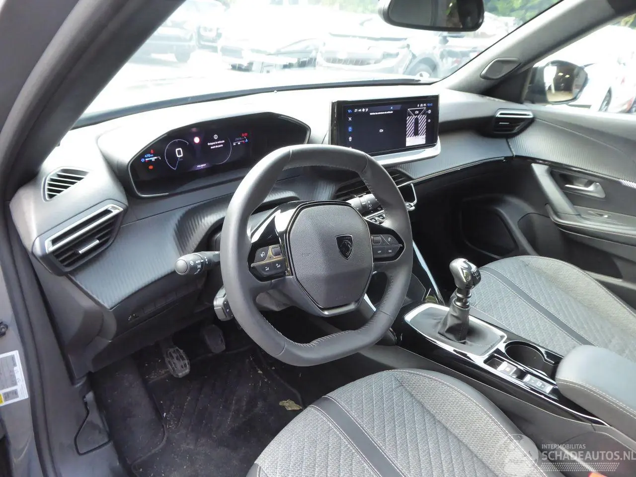 Peugeot 2008 2025 фото 11