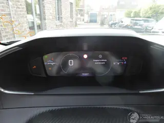 Peugeot 2008 2025 фото 12
