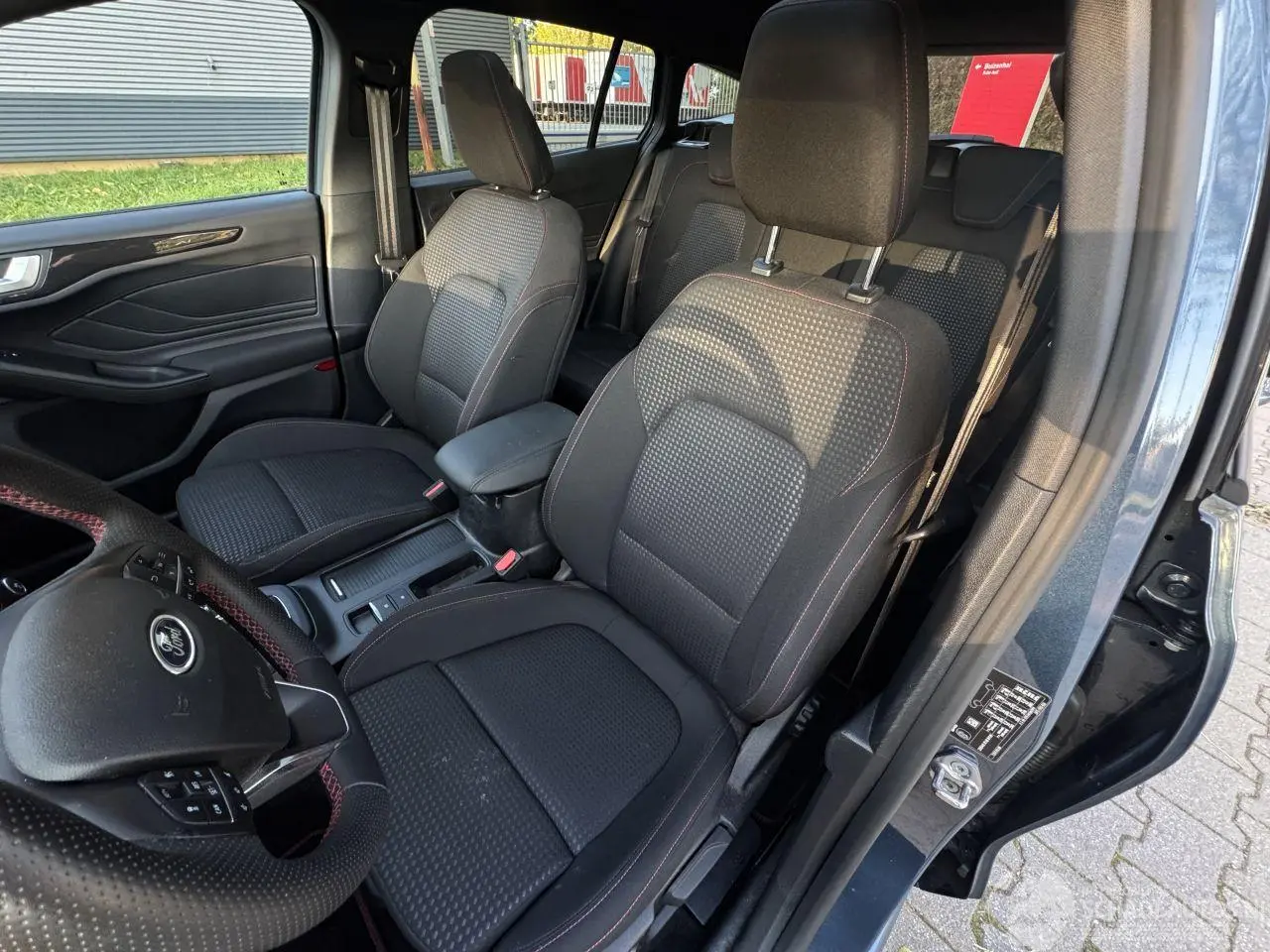 Ford Focus 2023 photo 9