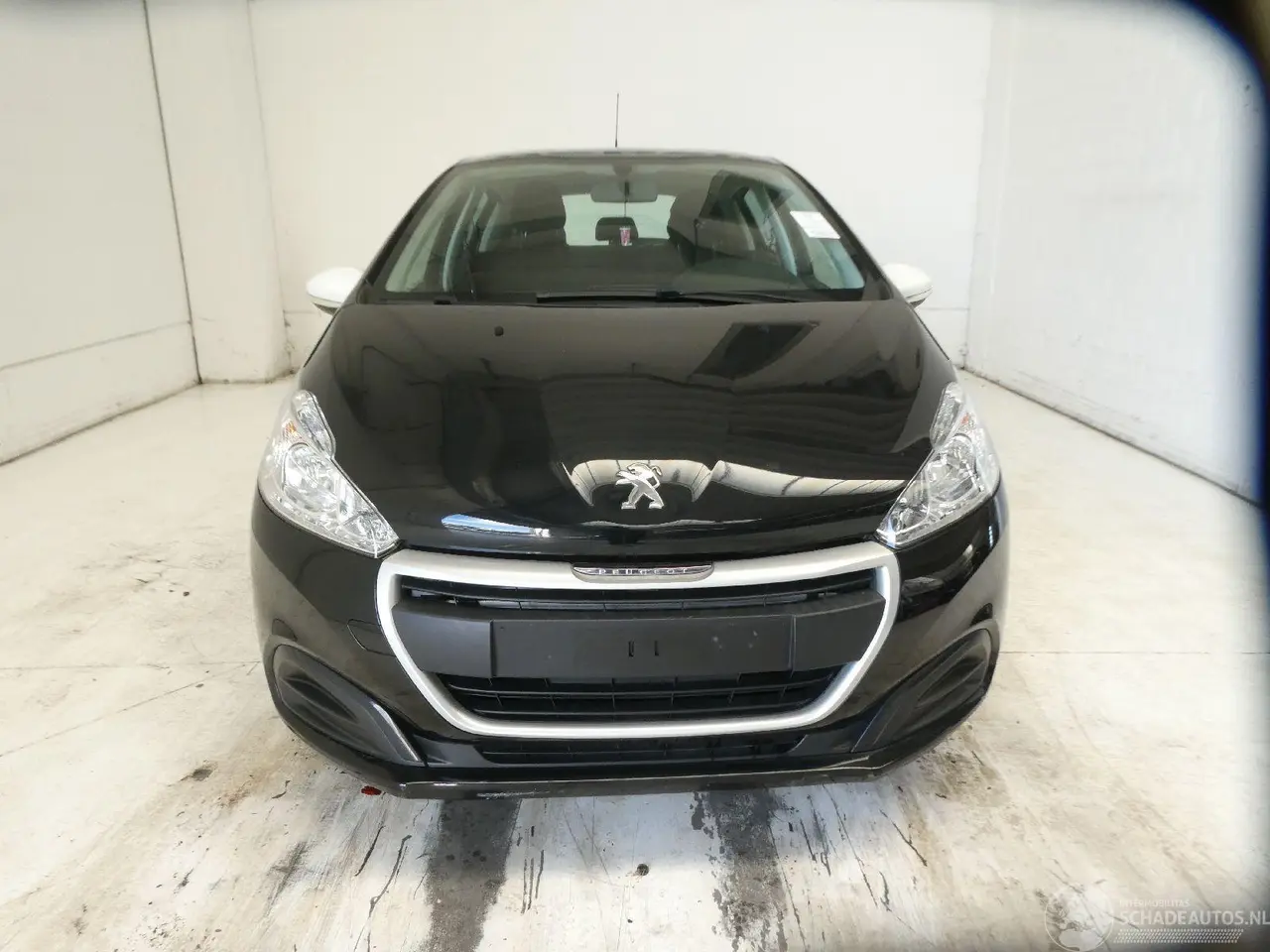 Peugeot 208 2017 фото 2