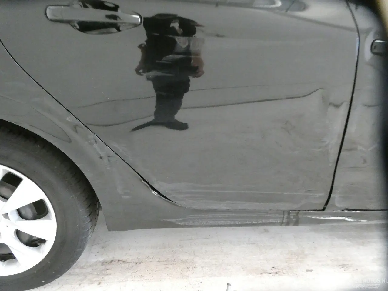 Peugeot 208 2017 фото 8