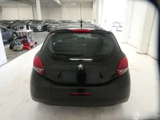 Peugeot 208 2017 фото 5