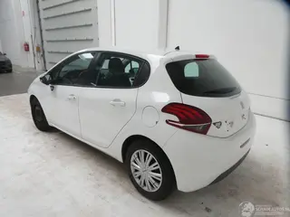 Peugeot 208 2018 фото 4