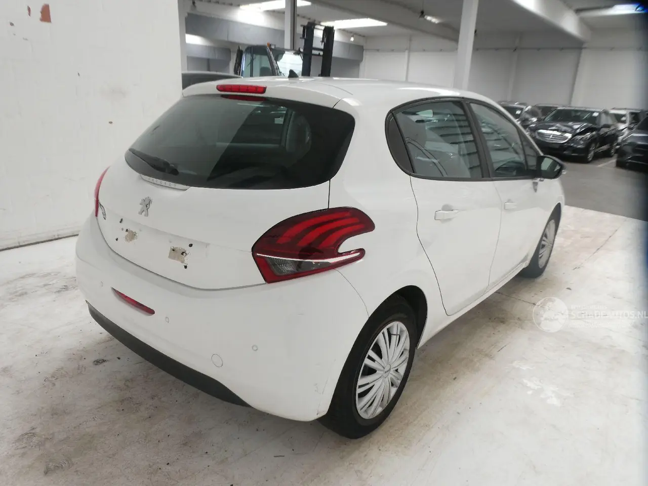Peugeot 208 2018 фото 6