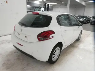 Peugeot 208 2018 фото 6