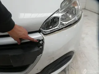 Peugeot 208 2018 фото 10