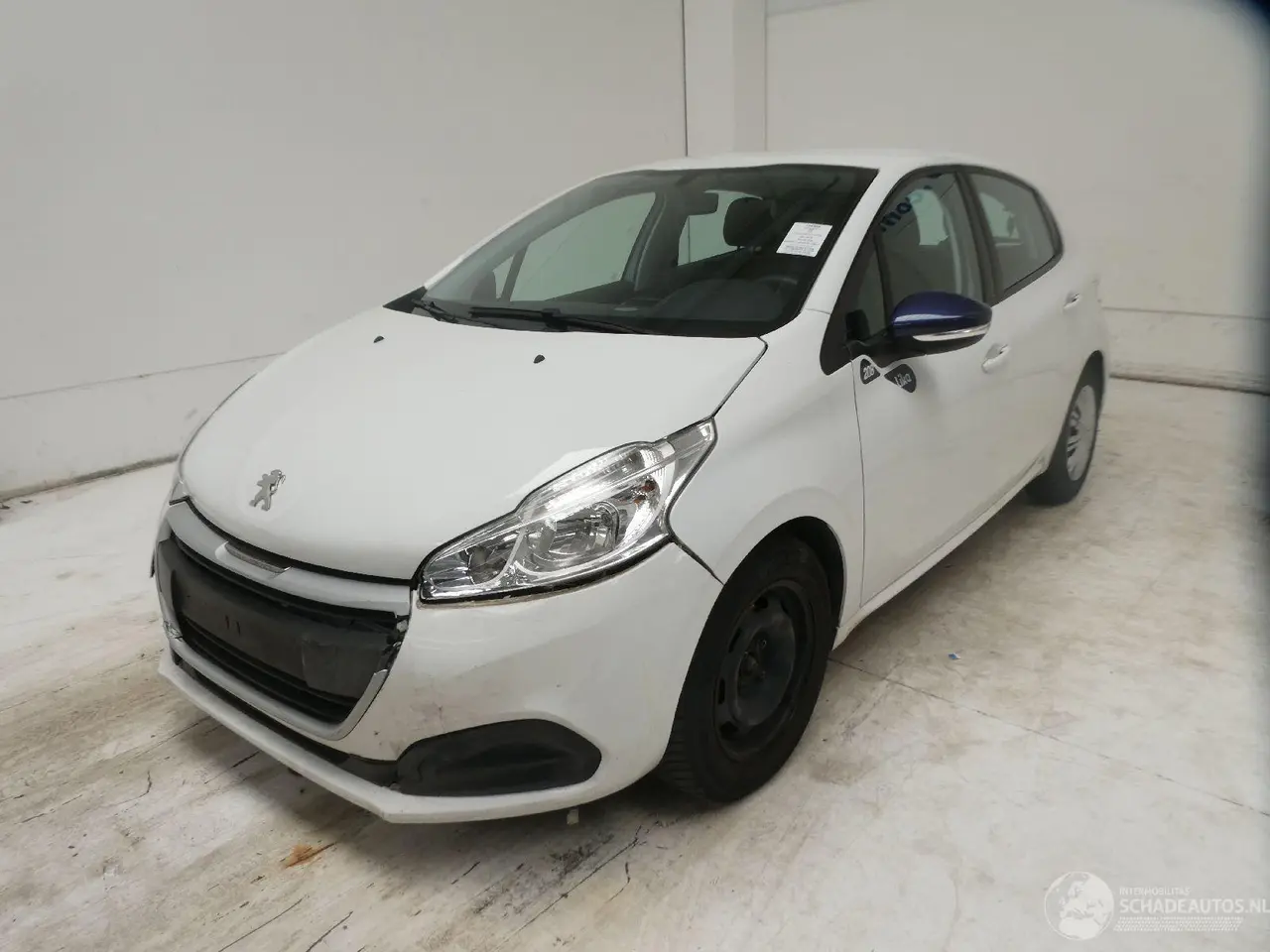 Peugeot 208 2018 фото 3