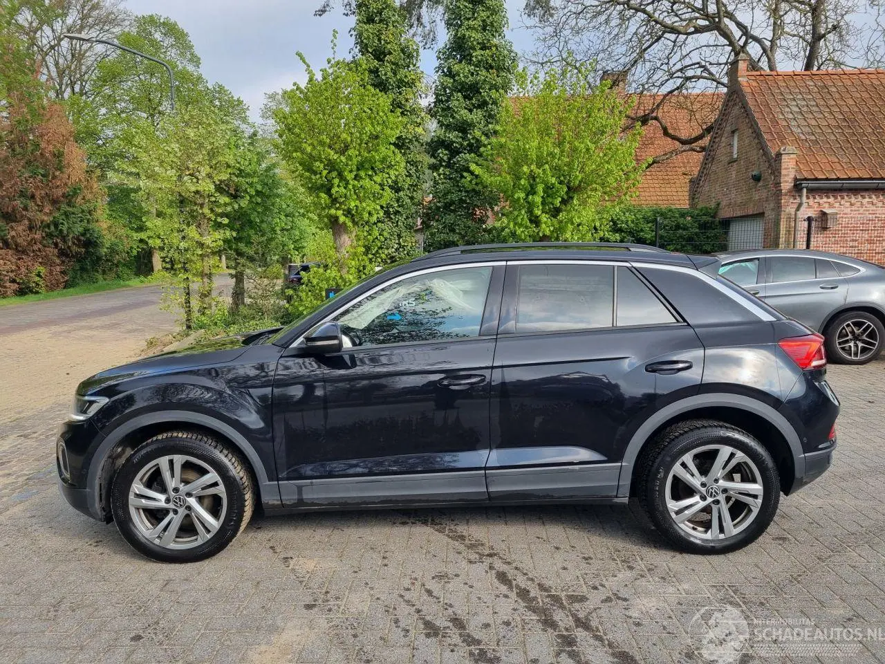 Volkswagen T-Roc 2023 photo 2