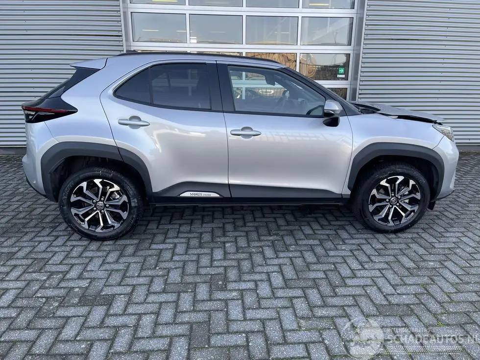 Toyota Yaris Cross 2025 photo 2