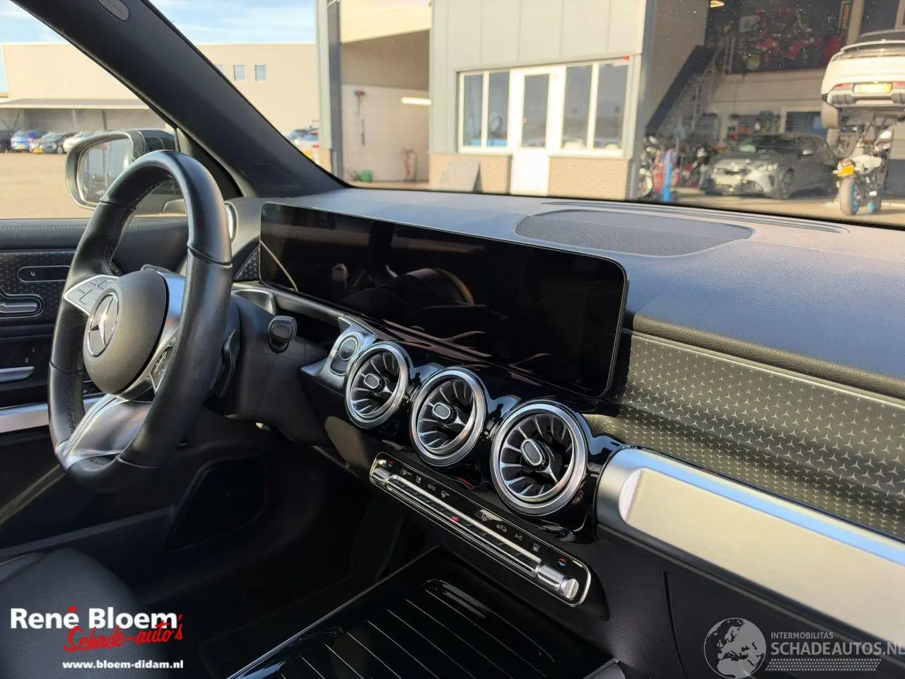 Mercedes EQB 2024 photo 10